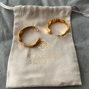 Kendra Scott Wavy Gold Hoop Earrings